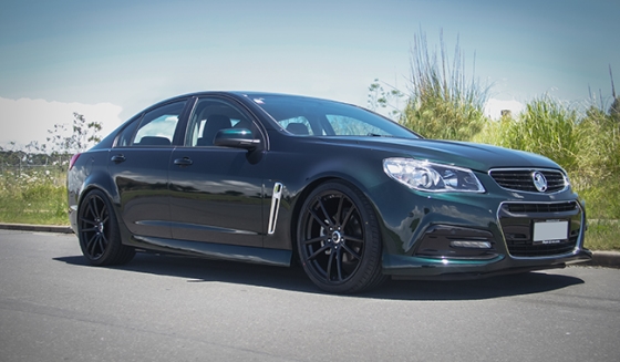 Holden Commodore on Advanti Racing N931