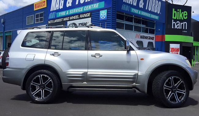 Mitsubishi Pajero on Advanti Monsoon